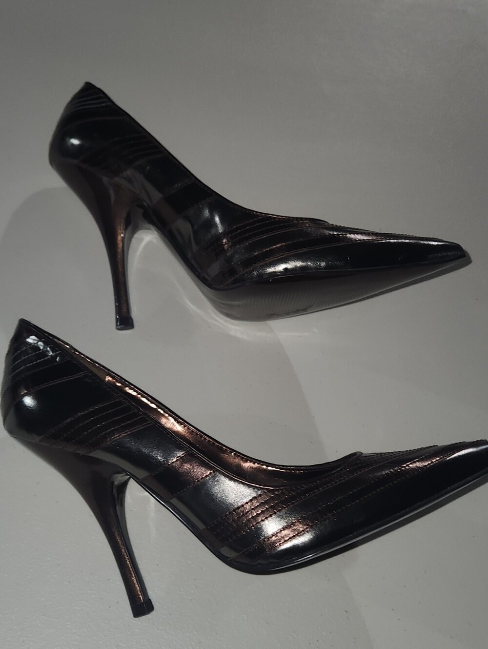 Carlos Santana metallic bronze Casino pumps Size US 9-9.5(NO SIZE TAG